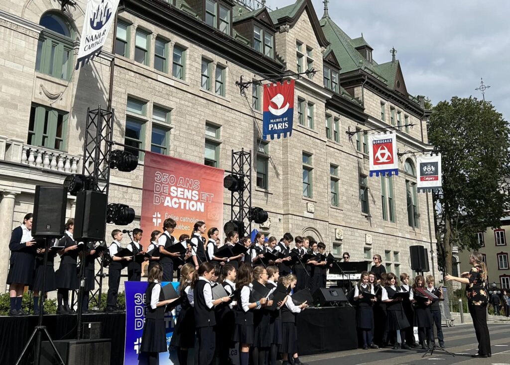 Participation de la Maîtrise des petits chanteurs de Québec à la commémoration du 350e anniversaire du Diocèse de Québec, Jardins de l’Hôtel-de-Ville, septembre 2024