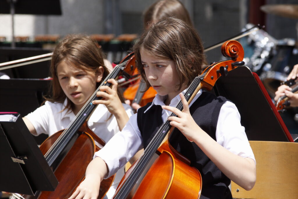 La formation comprend des Prestations musicales variées, telle l'activité annuelle du pique-nique musical de la Maîtrise, juin 2023 – Crédit photo : Francis Gagnon